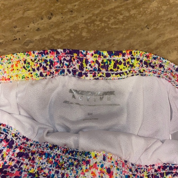 SKECHERS GIRLS SHORTS - Picture 2 of 5